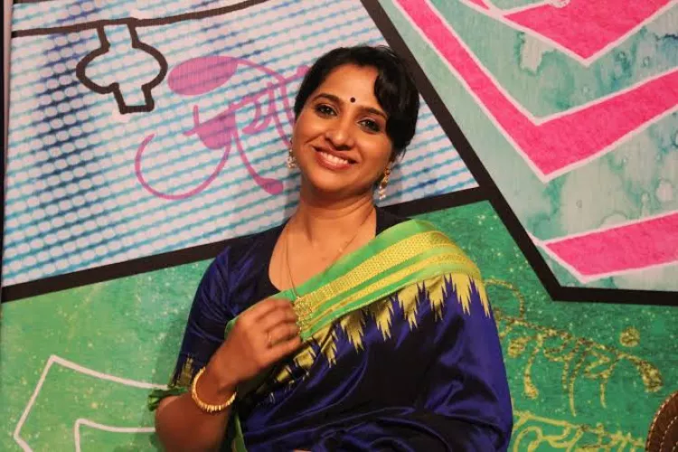 Mommy is smiling so much. What have you done ? by Heyrebaji2000