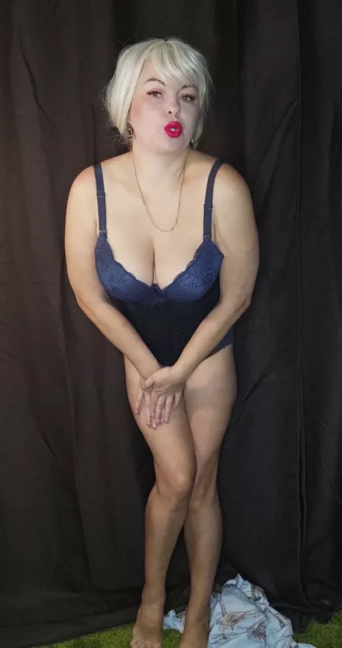 Mommy is very seductive, don't you think? I think your fantasies about me will be the most colorful 殺 by Unhappy-Credit-7791