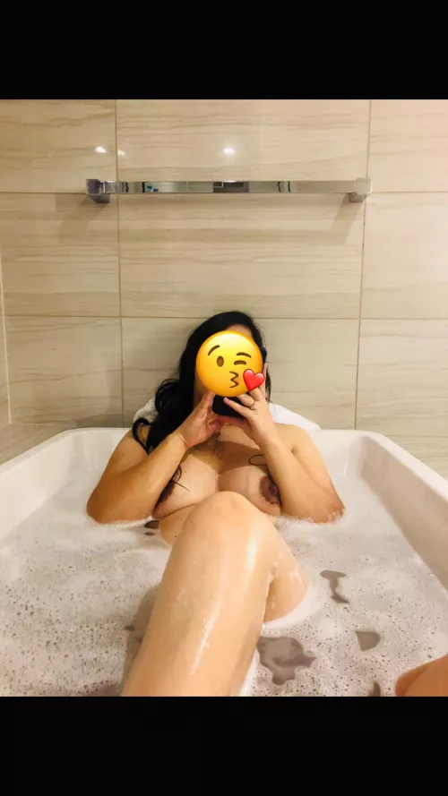 Mommy needs a vacation 😘😉 by xCali_Life