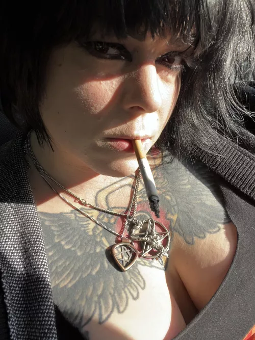 Monday morning is the worst💋 by Vfevers