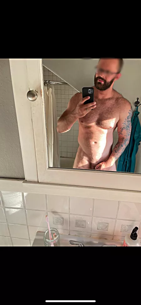 Monday morning you walk into the bathroom and I’m there by olyjomu