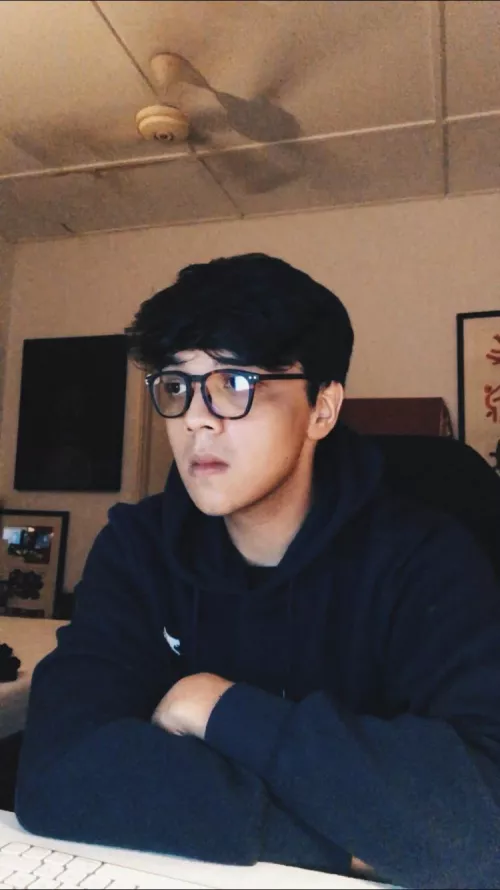 Monday’s approaching. I hope everyone will have a great week. You got this. I got this. We got this. Let’s go. by mozakiiii