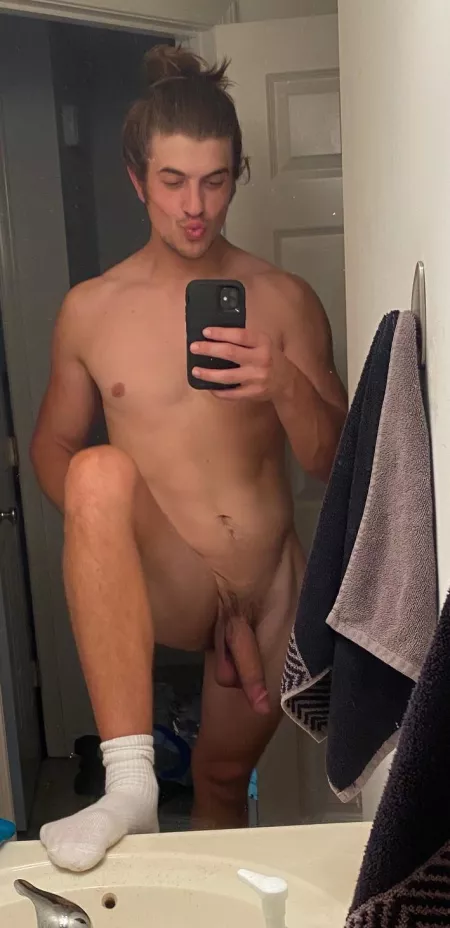 Monday’s Suck. Who else wants to suck? 🙃 by max_poke5