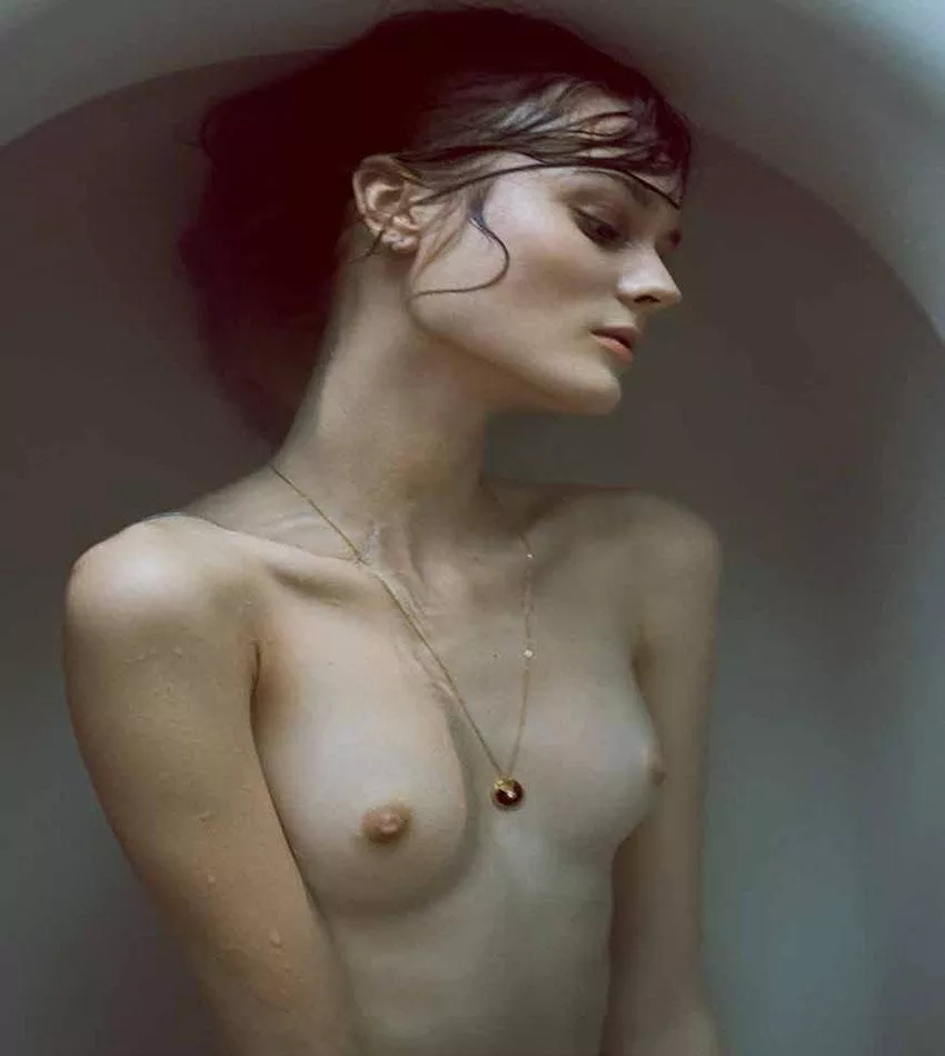 Monika Jac Jagaciak | Harper’s Bazaar, Dec 2016 posted by Zoids1971