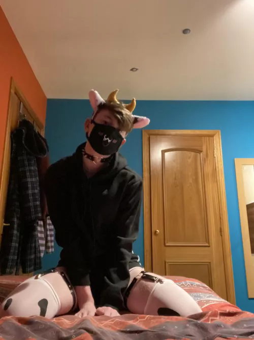 Moo 🐮 by furry_trash_69