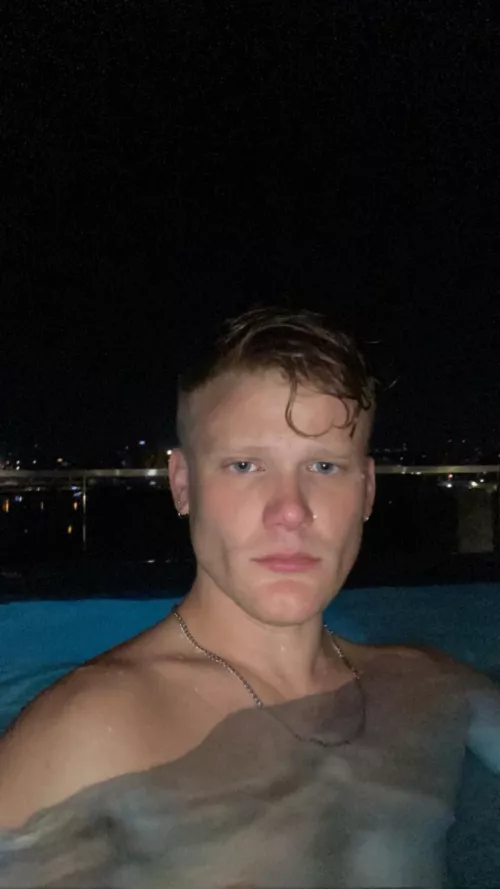 Mood: Apathetic 😑 (thank the LORDT it’s the weekend) by Austx10