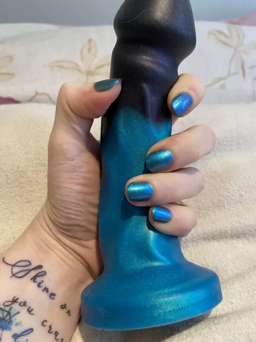 More color coordinated toys and nails by Serpopard