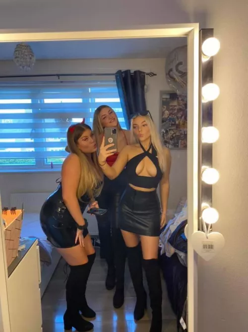 More in my leather jeans and boots! X by leather_jade