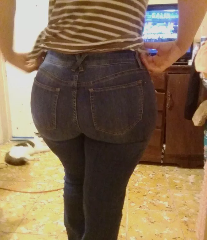 More of her... posted by uniqueoneguy