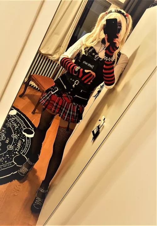 More of my Misa cosplay :) by ShadowPrincessN7