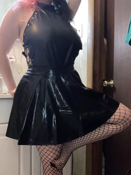 More of my shiny outfit, because you all seemed to like it. 🥰 by RubyWhiplash