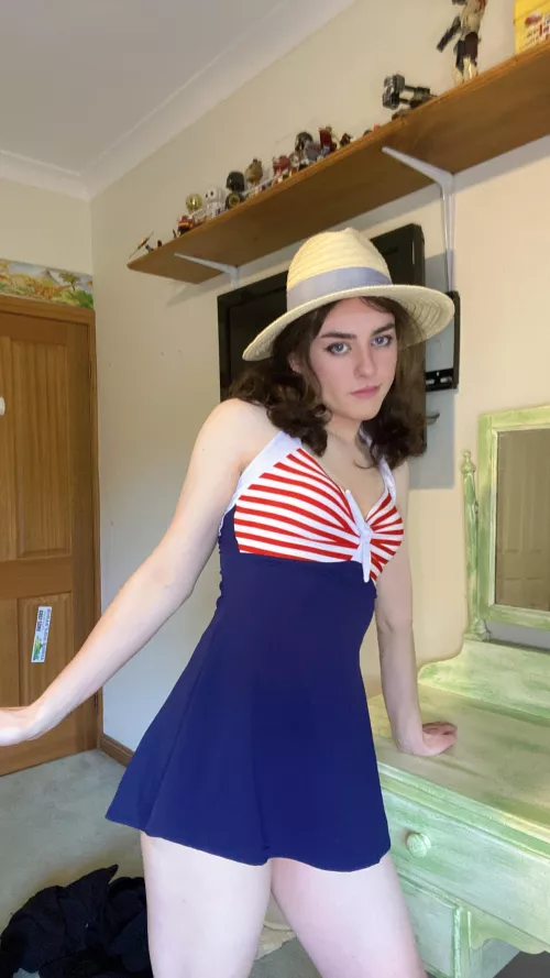 More of the vintage swimsuit and from a different angle as requested ☺️😋 what do u guys think? by _WhiteWren_