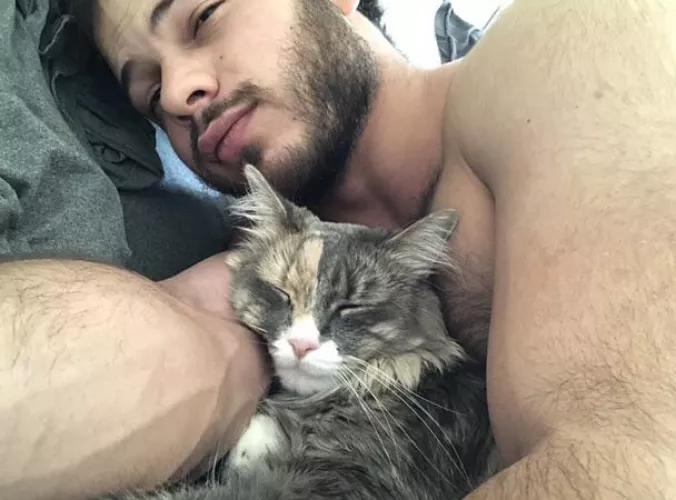 Mornin’ cuddles with my baby🐱 by TristanMoreau