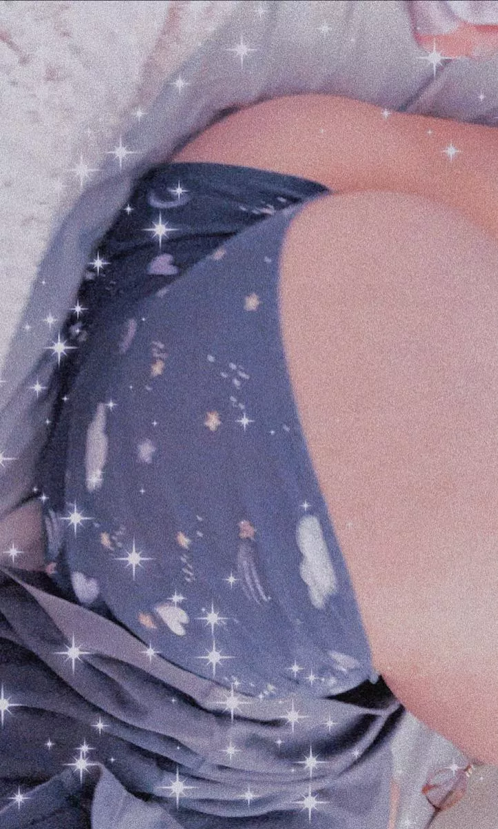 morning bum for you all 🥰 posted by samimau