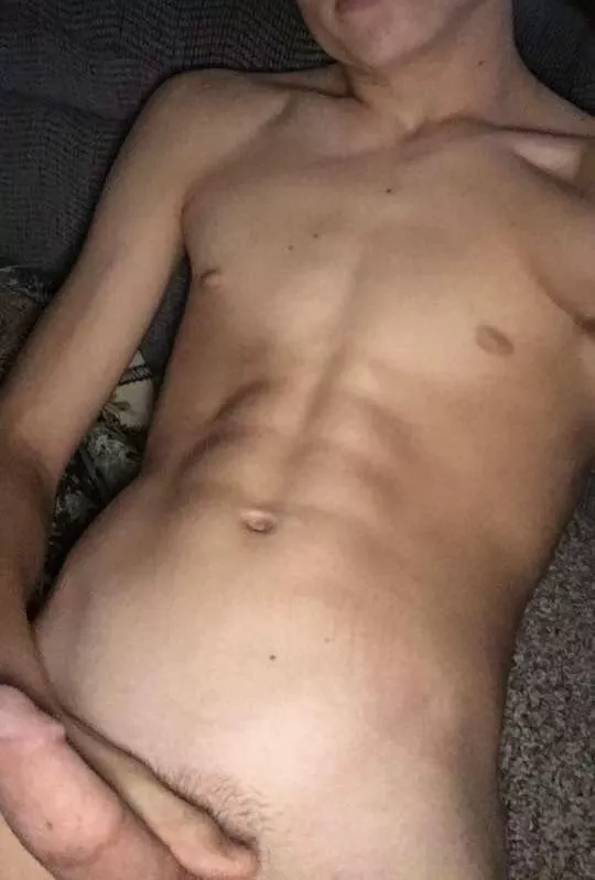 Morning, cuddle please🥺 posted by Exoticc_Roarr