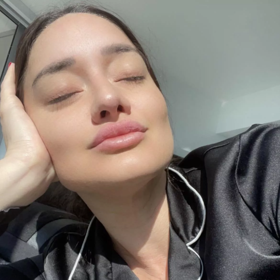 Morning Glow posted by Bootyywarrior69