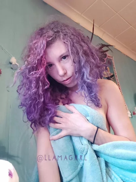 Morning... I am a sleepy bean... by Llamagrrl