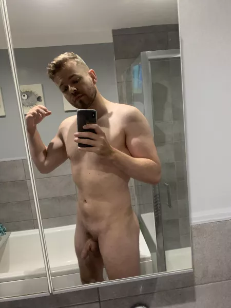 Morning selfie 🇬🇧 by Robrocky94