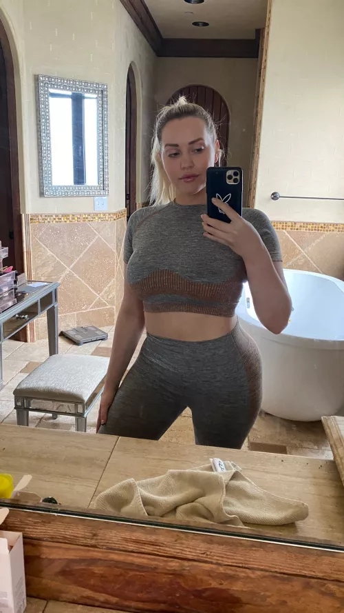 Morning Selfie by DexLemons