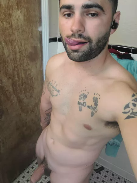 Morning shower join me ladies by themagiccock