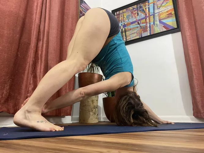 Morning stretches!! by MilfinaMask