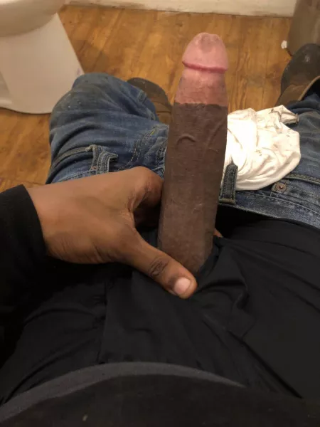 morning wood at wrk.. by KamSpazzout23