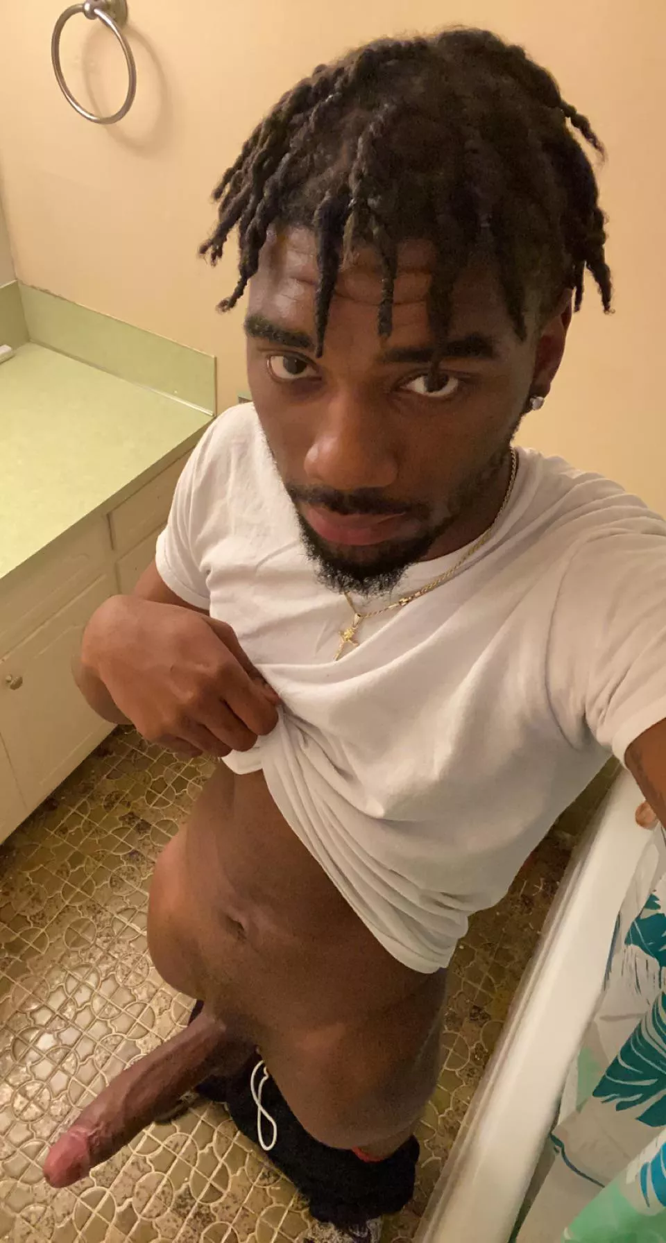 Morning wood, need somebody to take care of it 🥺 posted by am110601