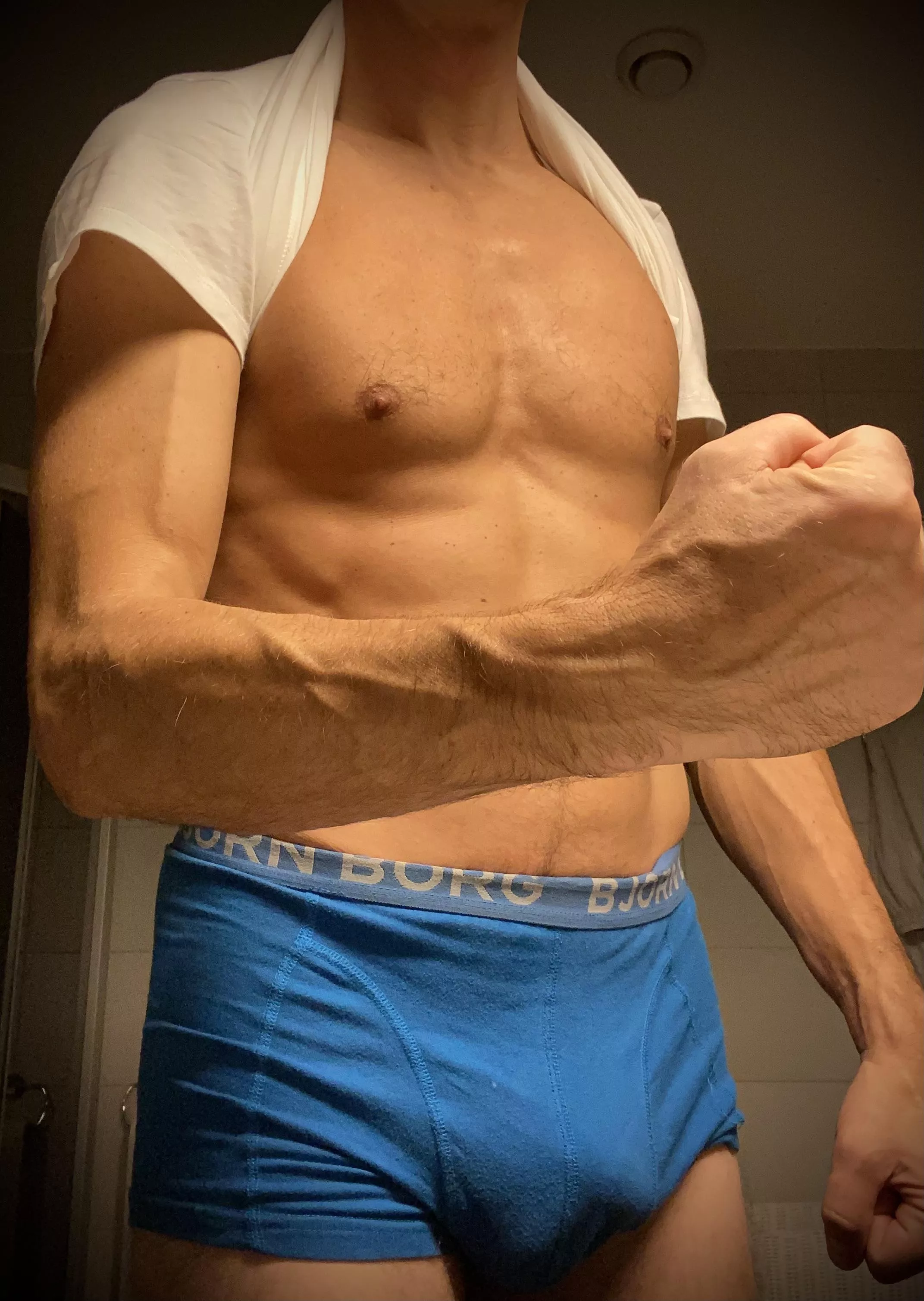 Morning's forearm. posted by Vecto99