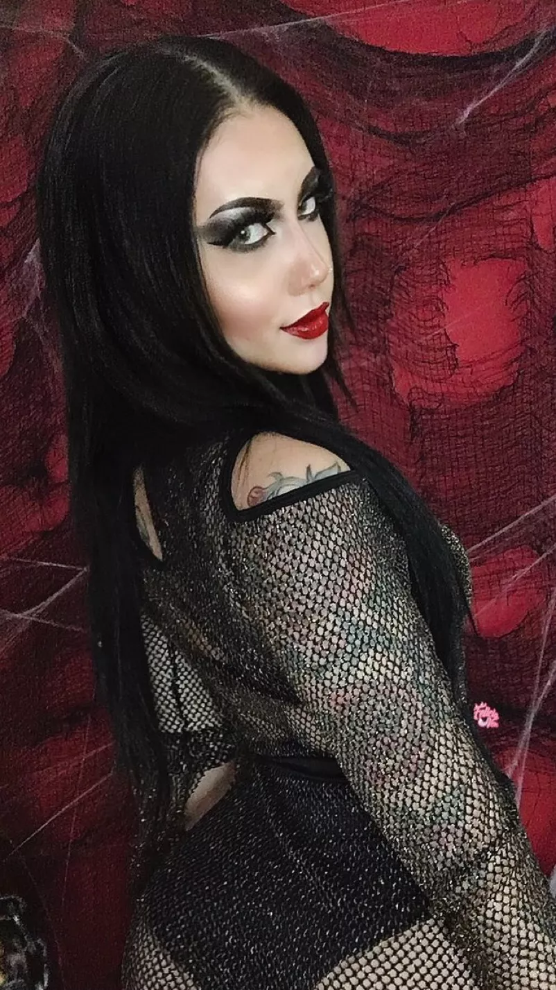 Morticia Addams boudoir cosplay (Felicia Vox) posted by FeliciaVox