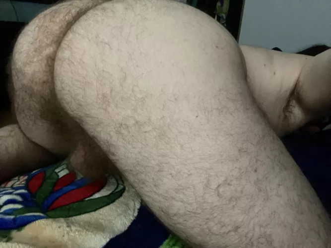 Mostly been topping these days and my ass has been needing some attention lately by romancelayers
