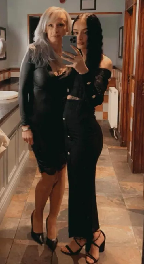 Mother and daughter 🔥 by browngirllover282