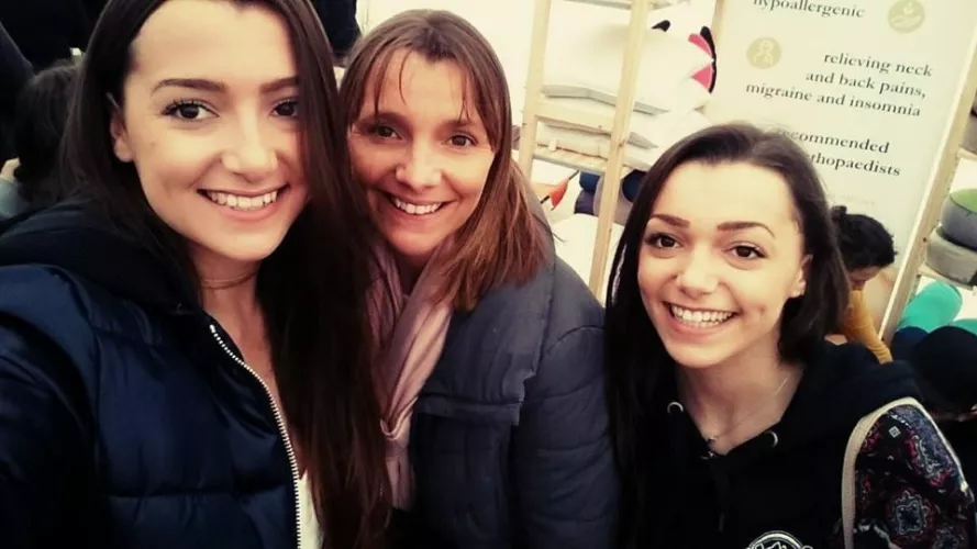 Mother and two daughters by crapdeath