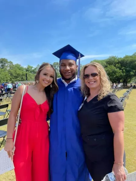 Mother + daughter + daughter’s boyfriend = 😏 by ganggang8988