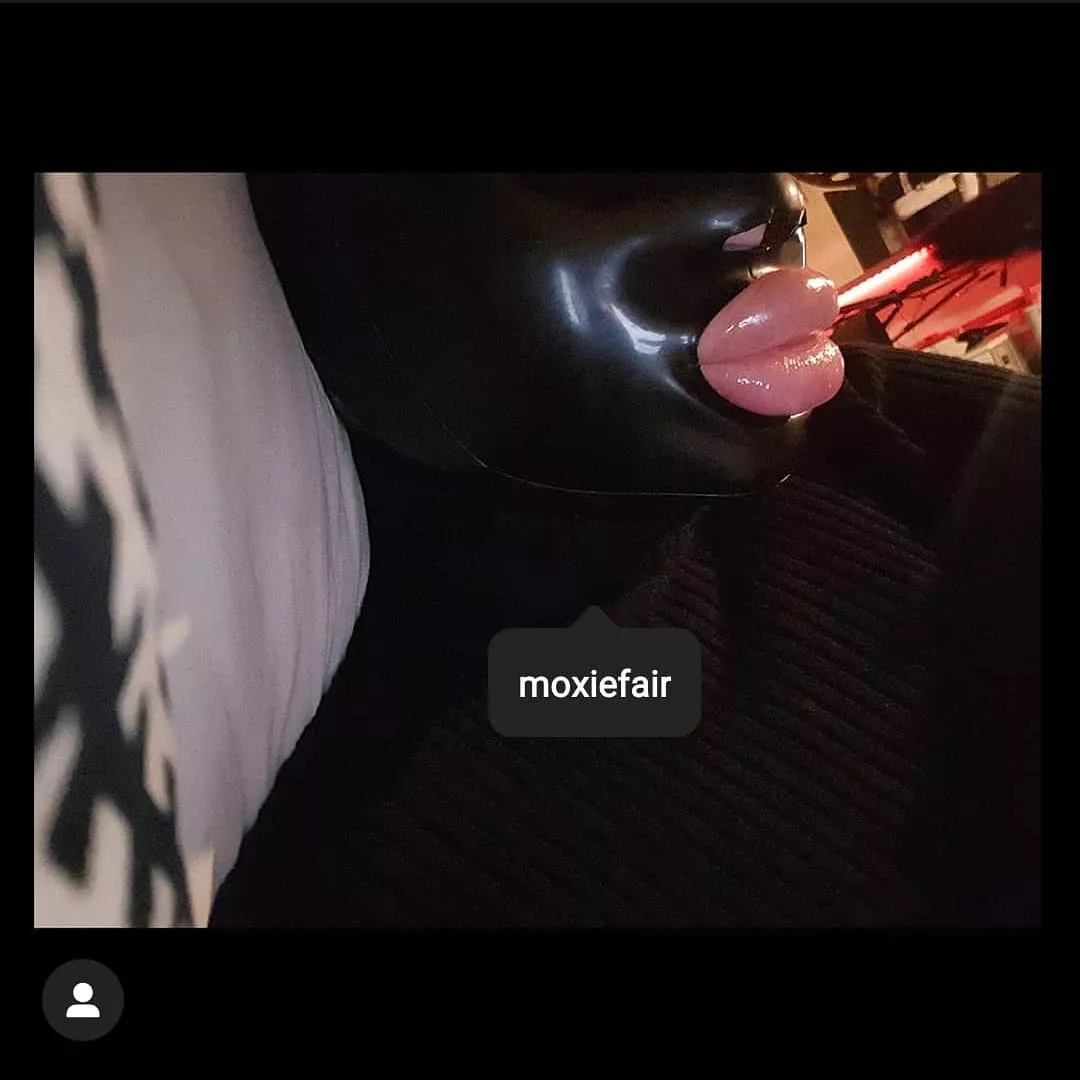 Moxiefair's DSL posted by gosterime