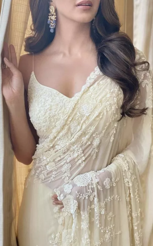 Msg me on K1k : anuj_A09 or pm me if you can satisfy my unsatisfied wife she have plumped ass hot lips which can suck very nicely she’ll make you fell in heaven and will give you pleasure she is not satisfied with my dick so swipe through all ics and m by Devil_729