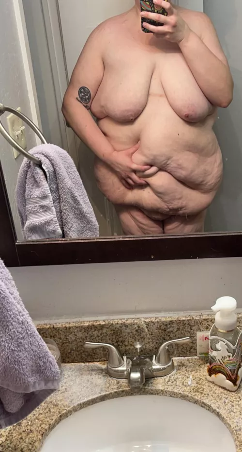 Much squeeze. by KinkyPie57