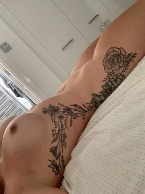 Mum of four - tired but not sleepy (f36) by TatMilfNextDoor