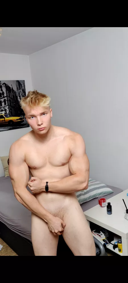 Muscle alpha by timlaurenz_