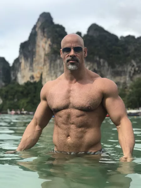 Muscle in the water by SevenNSFW