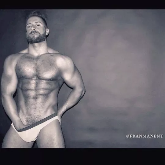 Muscled Dude posted by menareamazing