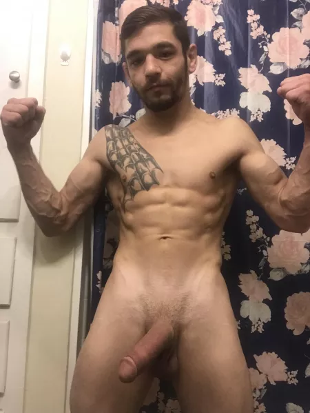 Muscles and a Big Dick 😍 💪🏼🍆 by 5hrimp_Daddy