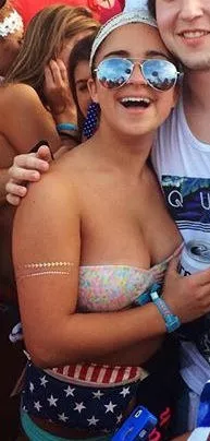 Music Festival posted by aabbccdefg