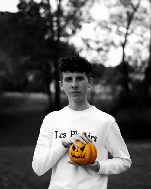 must be the season of the witch by leavejakobalone