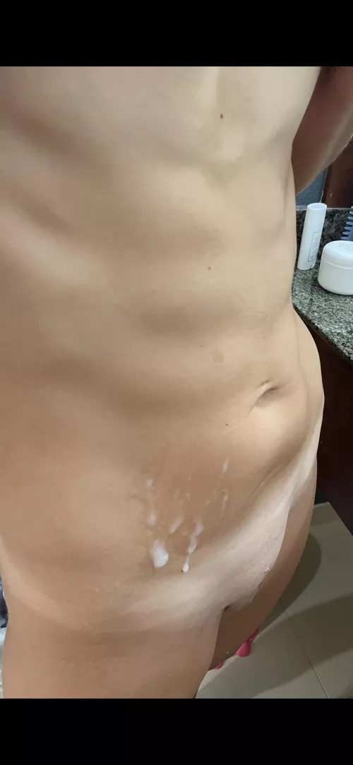 My abs isn’t the only thing that is tight. by fitnfuncpl