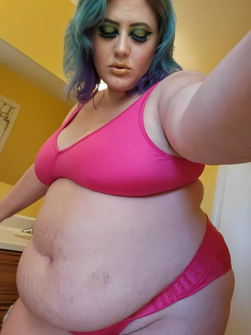 My appetite is never-ending 🥺🐷 by Obesejigglypuff