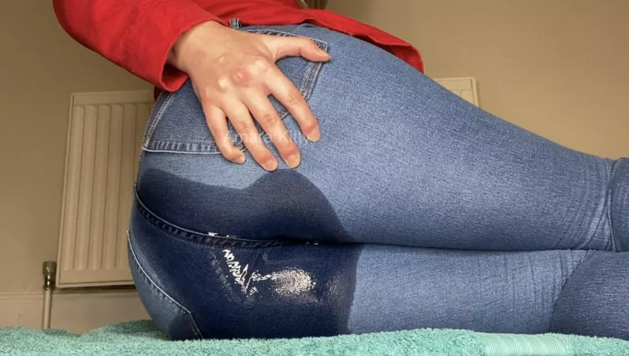 My ass does look hot in wet jeans by amarakitten