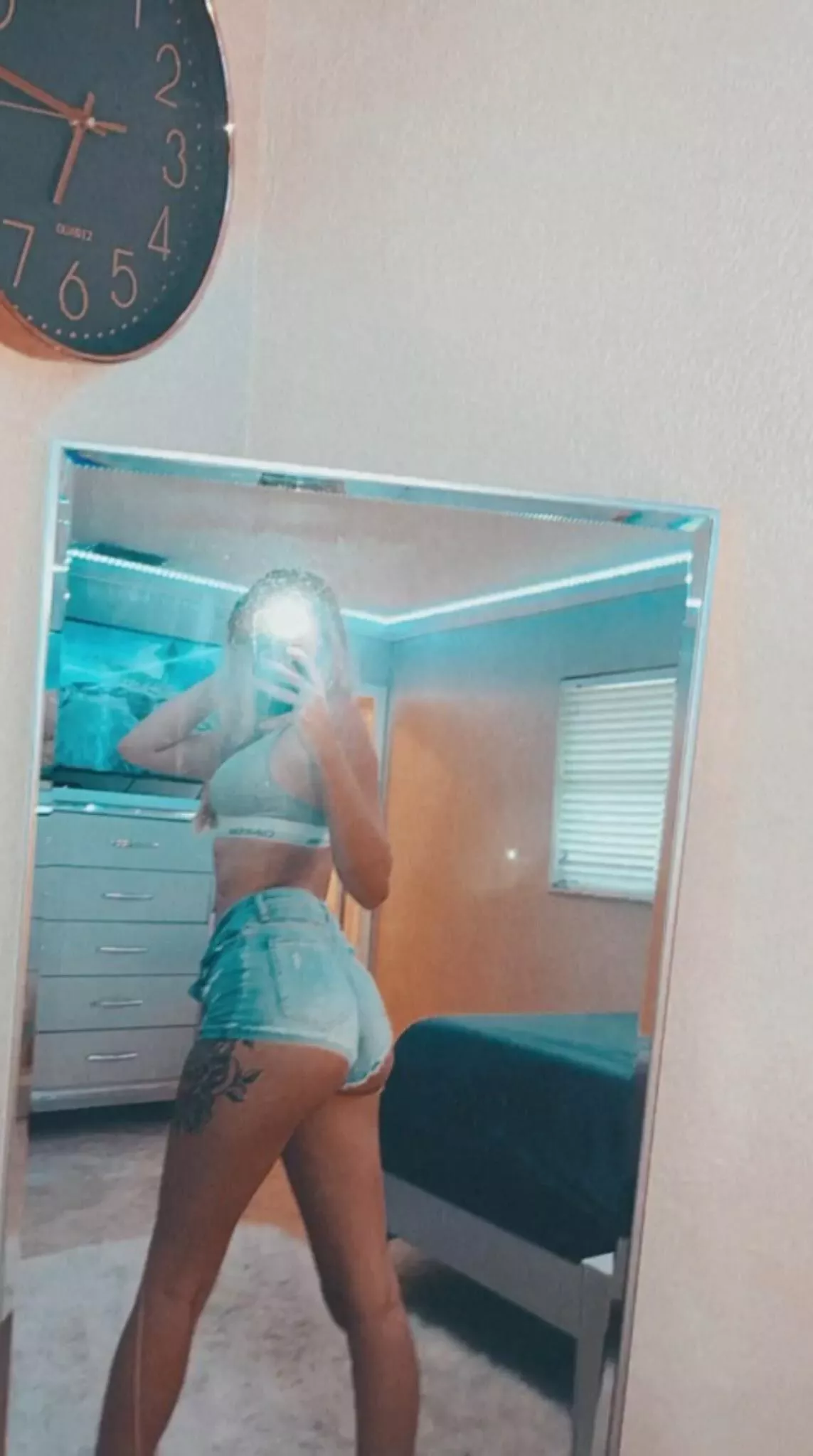 My ass feels comfy 🤩 posted by reneerichxoxo