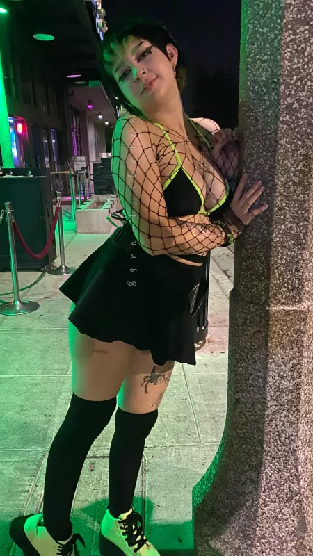 My ass was OUT all night 🥴 by cumbunii