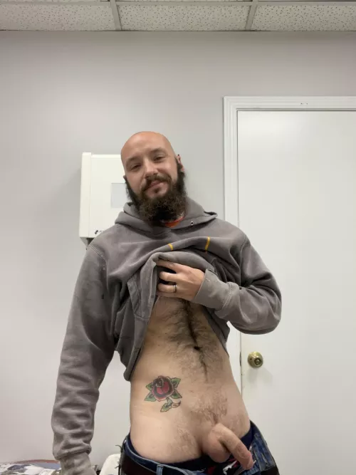 My back is fucked up but hopefully this makes your day by kuzilla96