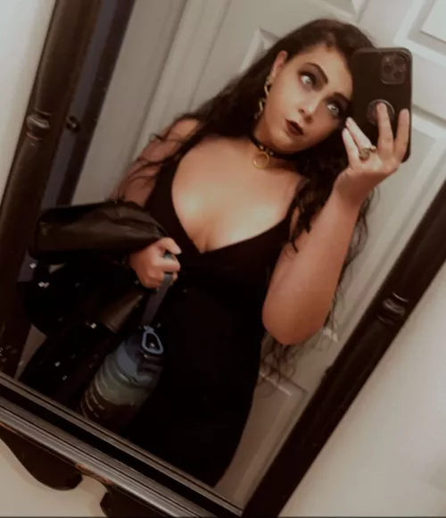 My bathroom mirror isn't the only thing that's dirty by PrincessGothicBean